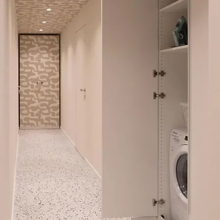Apartmán Vitrail - Metro M1 - Rembrandt 45 *