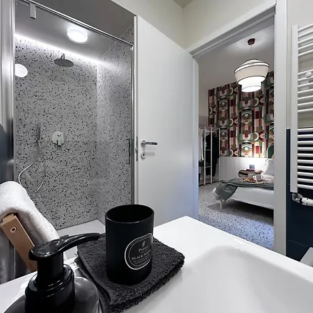 Apartmán Vitrail - Metro M1 - Rembrandt 45 *